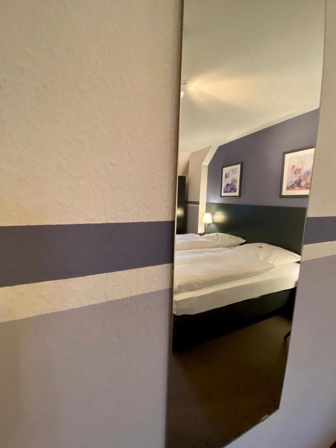 Hotel Kaiserswerth デュッセルドルフ エクステリア 写真